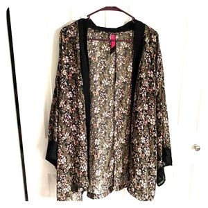 Black Floral Short Kimono